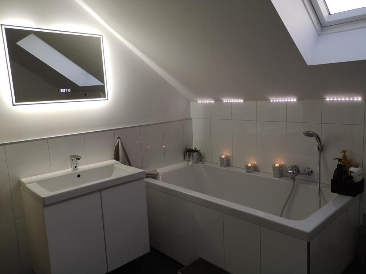 Haus Am Hang; Ferienwohnung Fernblick Stolberg  Bagian luar foto